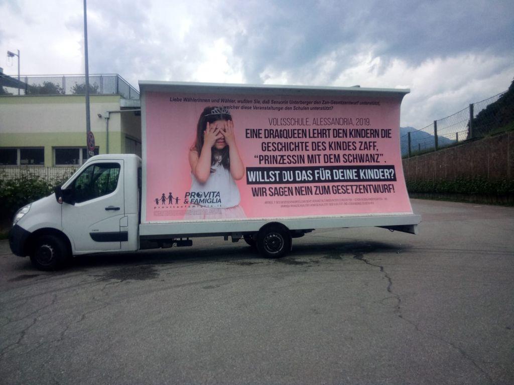 Prosegue la campagna di Pro Vita & Famiglia contro il Ddl Zan. Arriva a Bolzano e Merano 1